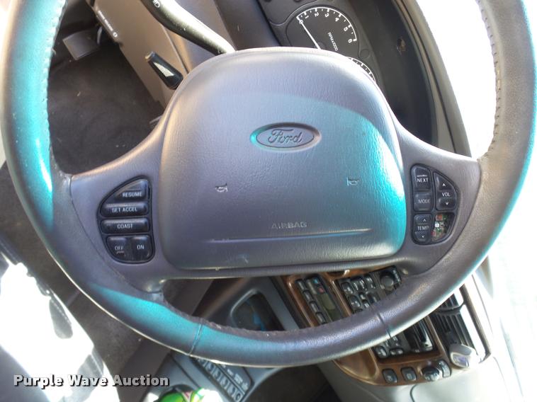 image for item CC9229 2000 Ford Explorer SUV