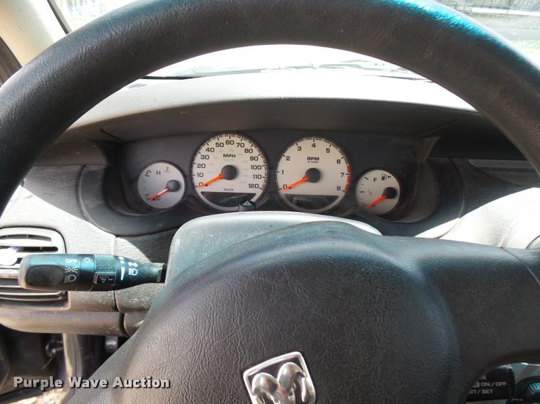 image for item CC9235 2004 Dodge Neon SXT