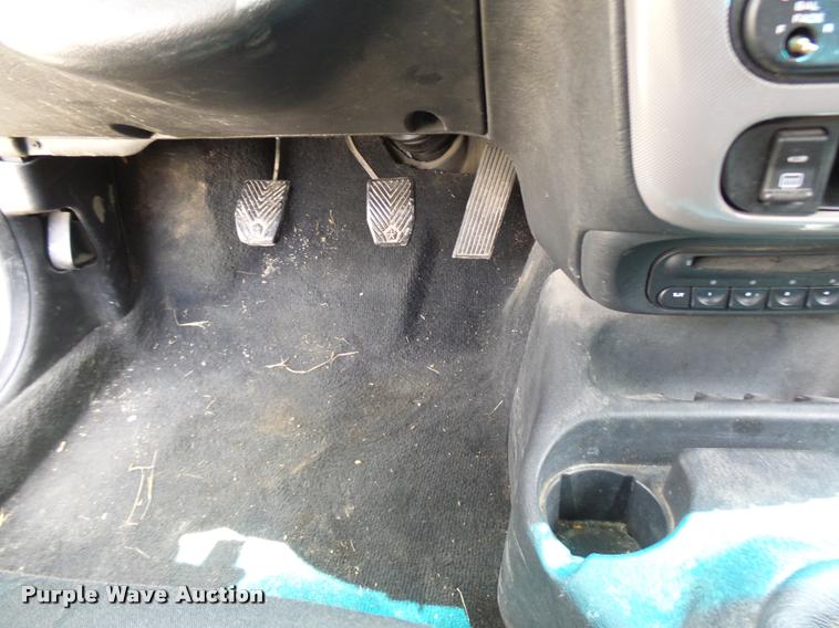 image for item CC9235 2004 Dodge Neon SXT