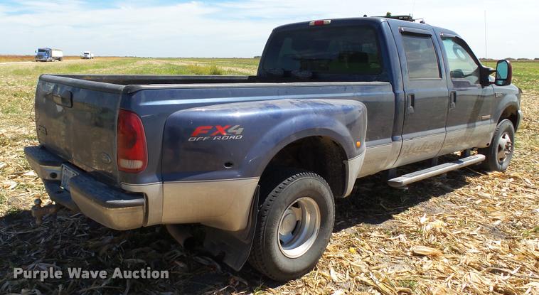 image for item DA1094 2003 Ford F350 Lariat Crew Cab pickup truck