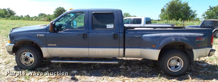 image for item DA1094 2003 Ford F350 Lariat Crew Cab pickup truck