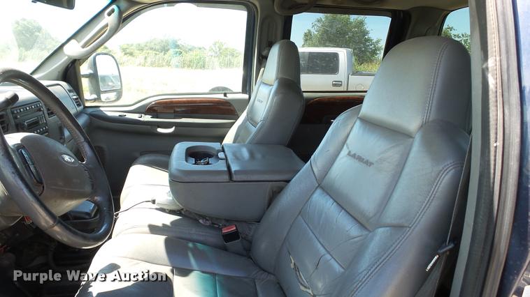 image for item DA1094 2003 Ford F350 Lariat Crew Cab pickup truck