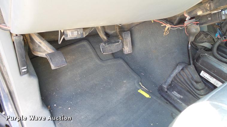 image for item DA1094 2003 Ford F350 Lariat Crew Cab pickup truck