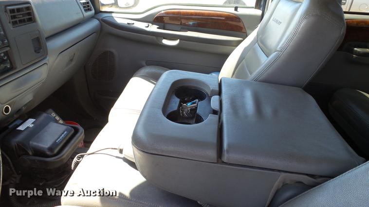 image for item DA1094 2003 Ford F350 Lariat Crew Cab pickup truck