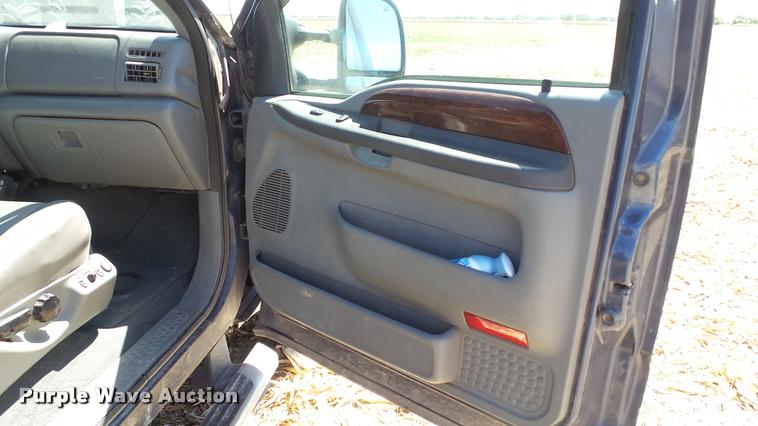 image for item DA1094 2003 Ford F350 Lariat Crew Cab pickup truck