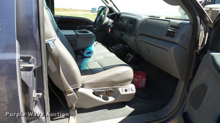 image for item DA1094 2003 Ford F350 Lariat Crew Cab pickup truck