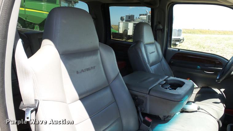 image for item DA1094 2003 Ford F350 Lariat Crew Cab pickup truck