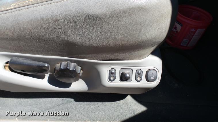 image for item DA1094 2003 Ford F350 Lariat Crew Cab pickup truck