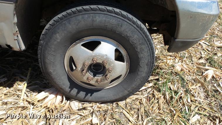 image for item DA1094 2003 Ford F350 Lariat Crew Cab pickup truck