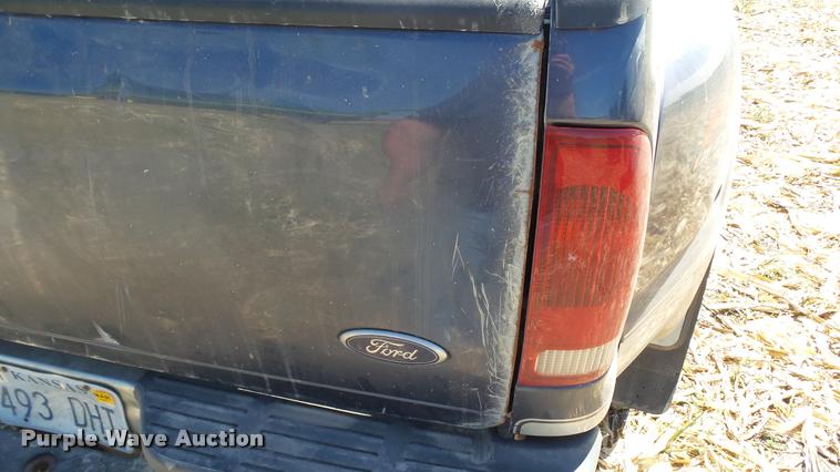 image for item DA1094 2003 Ford F350 Lariat Crew Cab pickup truck