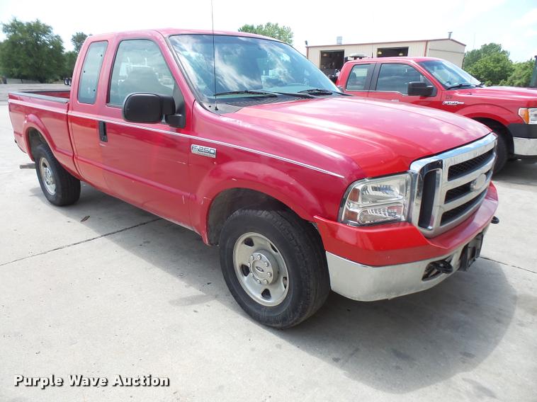 image for item DA1543 2006 Ford F250 Super Duty SuperCab pickup truck