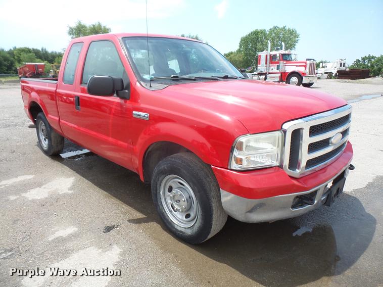 image for item DA1546 2005 Ford F250 Super Duty SuperCab pickup truck