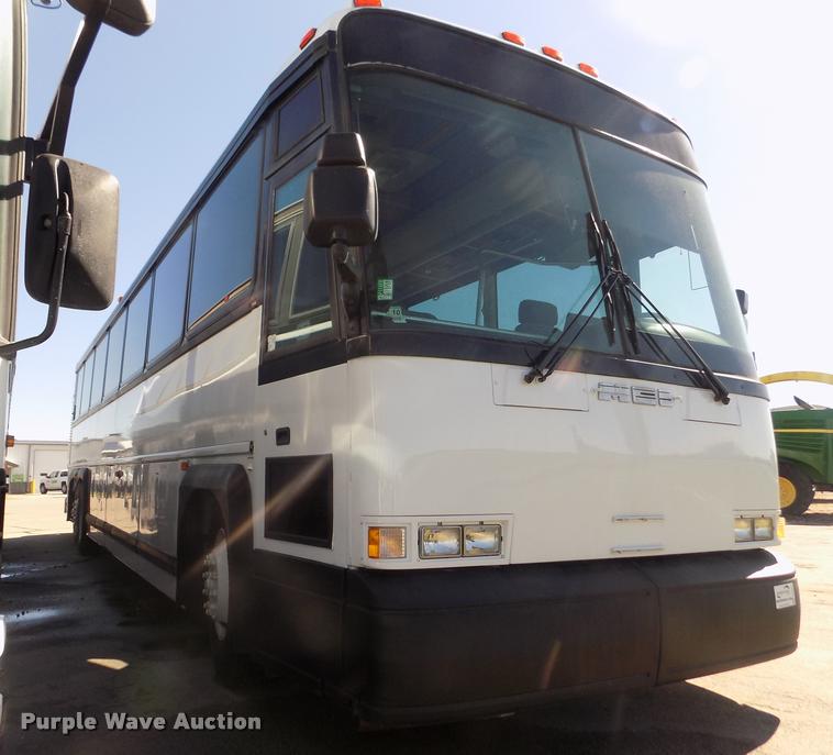 image for item DA3023 1995 MCI 102-D3 coach bus