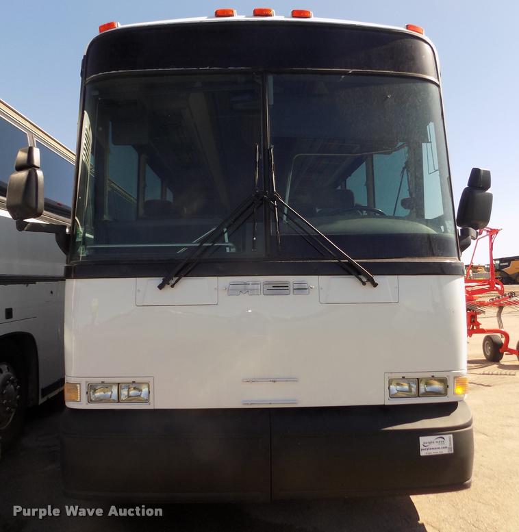 image for item DA3023 1995 MCI 102-D3 coach bus