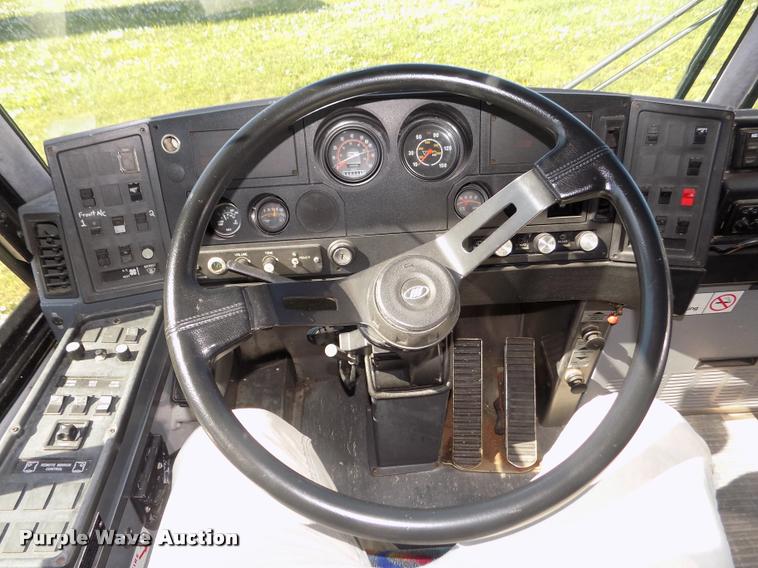 image for item DA3023 1995 MCI 102-D3 coach bus