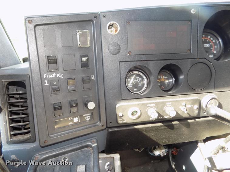 image for item DA3023 1995 MCI 102-D3 coach bus