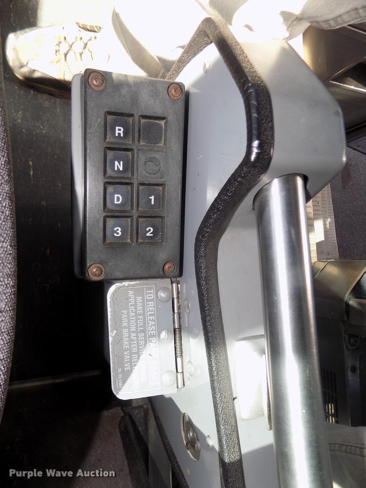 image for item DA3023 1995 MCI 102-D3 coach bus