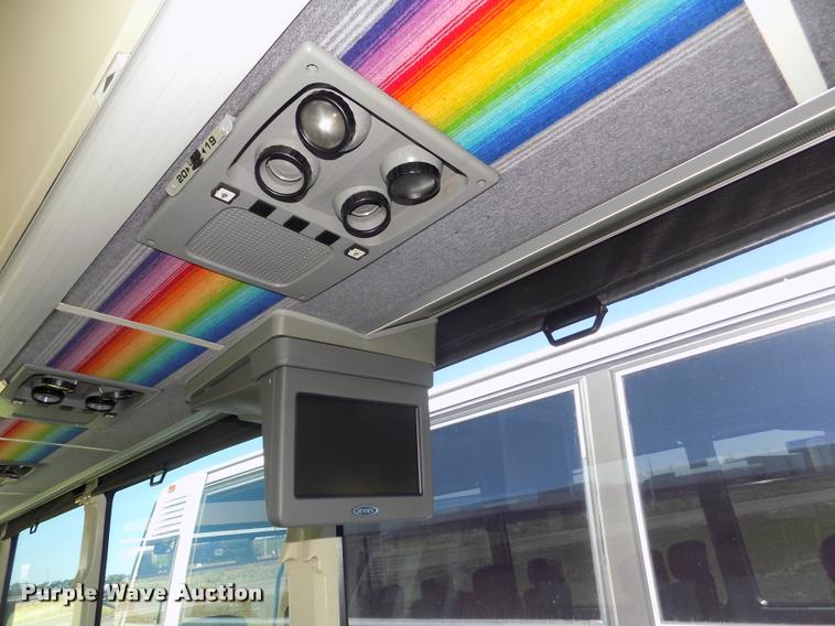 image for item DA3023 1995 MCI 102-D3 coach bus