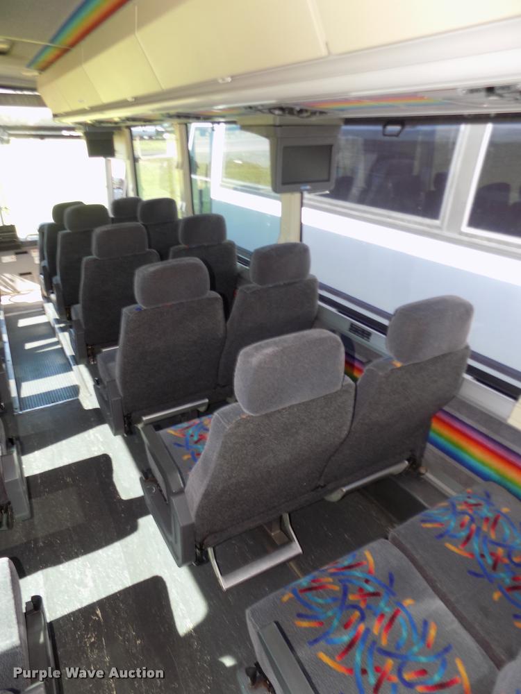 image for item DA3023 1995 MCI 102-D3 coach bus