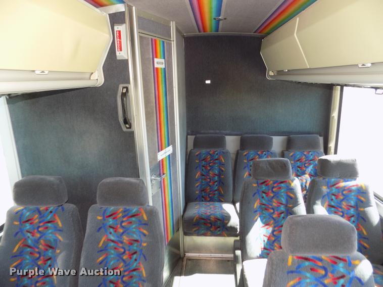 image for item DA3023 1995 MCI 102-D3 coach bus