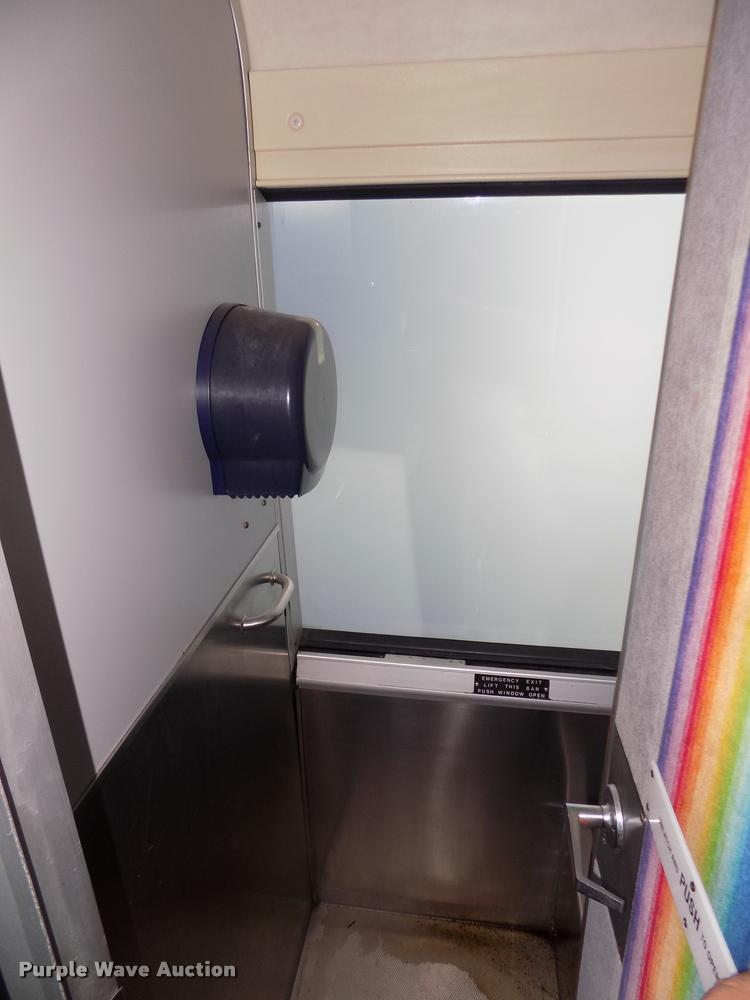 image for item DA3023 1995 MCI 102-D3 coach bus