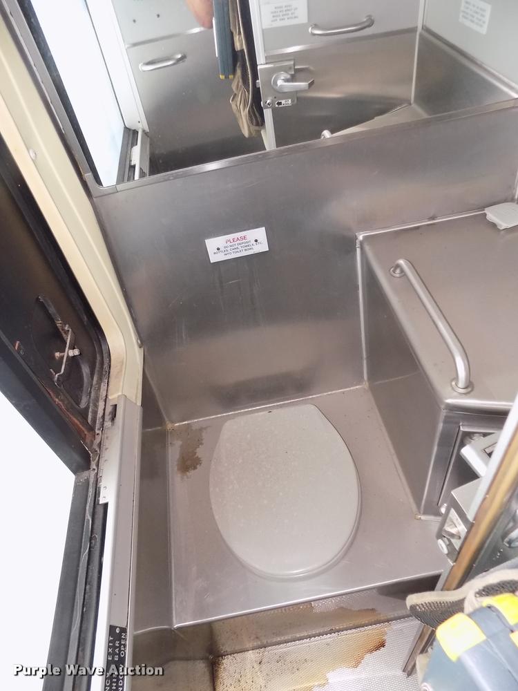 image for item DA3023 1995 MCI 102-D3 coach bus