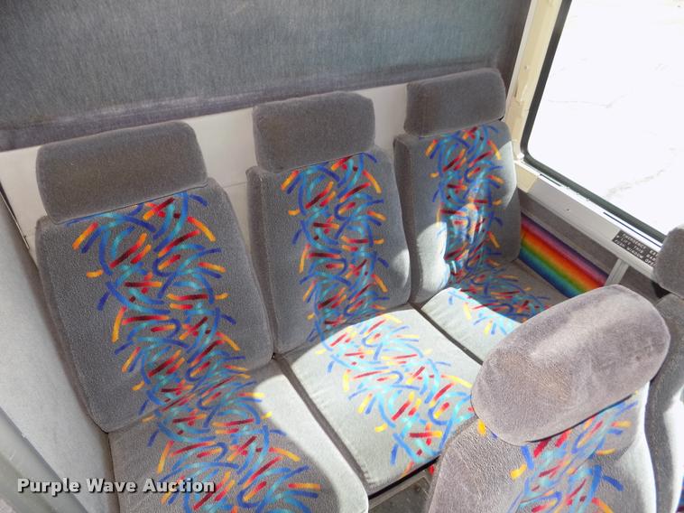 image for item DA3023 1995 MCI 102-D3 coach bus