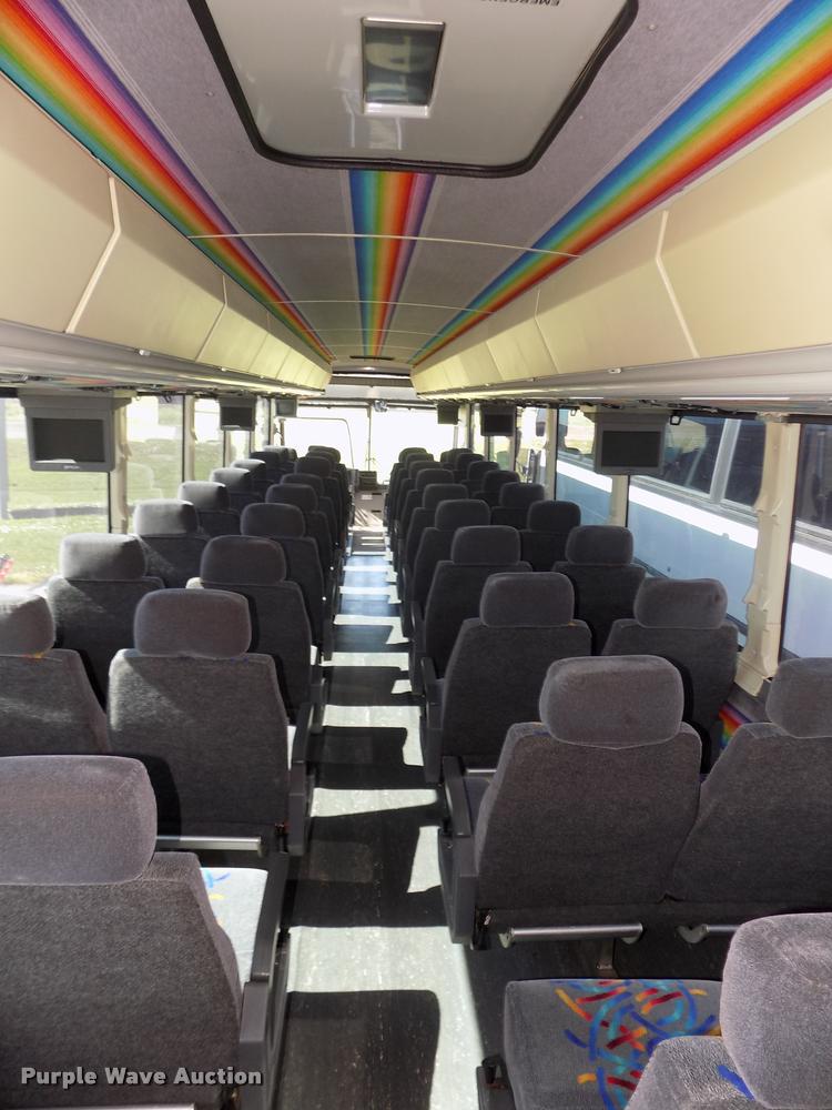 image for item DA3023 1995 MCI 102-D3 coach bus