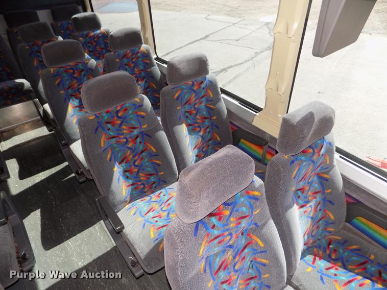 image for item DA3023 1995 MCI 102-D3 coach bus