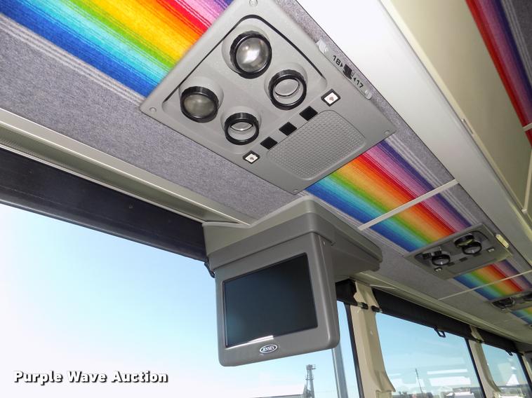 image for item DA3023 1995 MCI 102-D3 coach bus