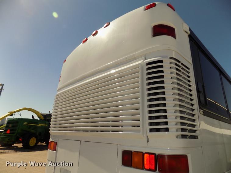 image for item DA3023 1995 MCI 102-D3 coach bus