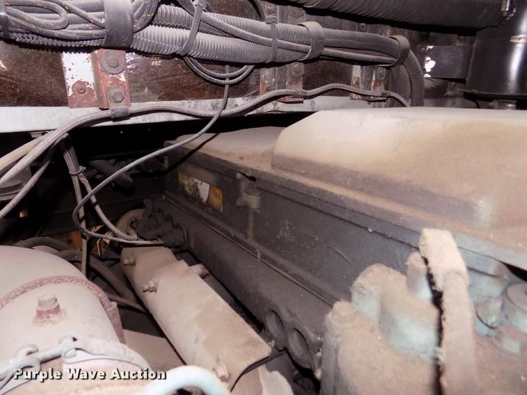 image for item DA3023 1995 MCI 102-D3 coach bus