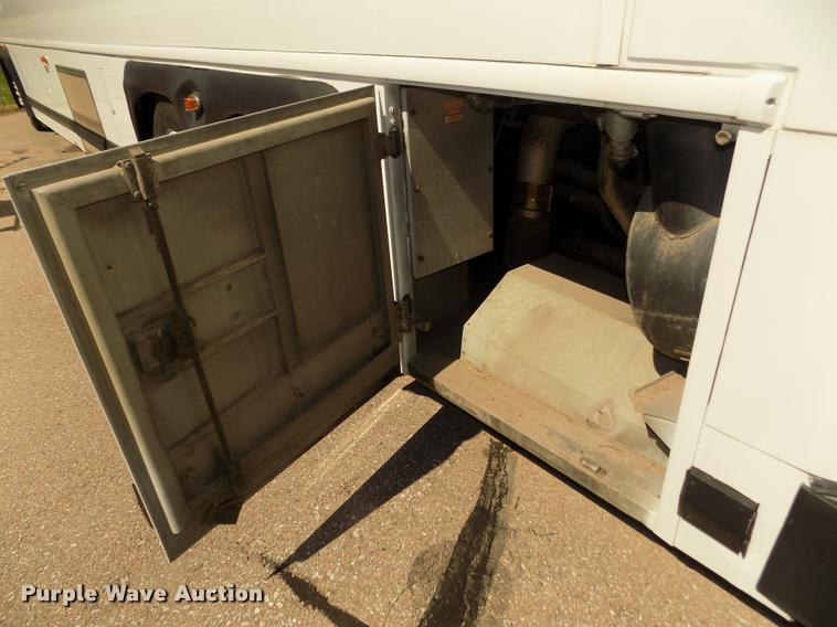 image for item DA3023 1995 MCI 102-D3 coach bus