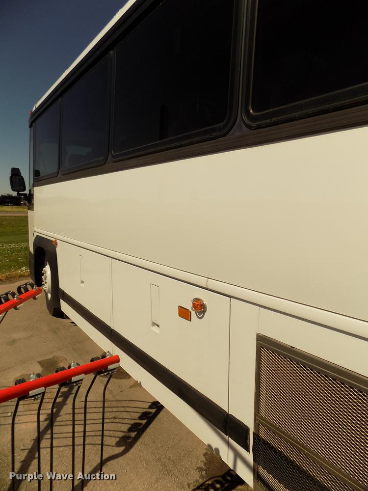 image for item DA3023 1995 MCI 102-D3 coach bus