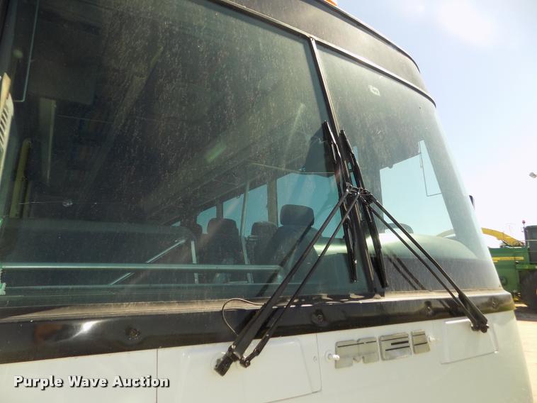 image for item DA3023 1995 MCI 102-D3 coach bus