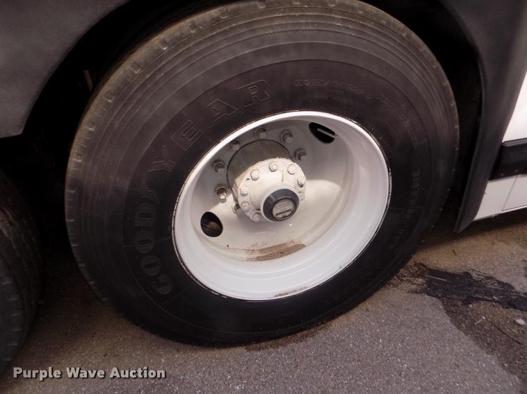 image for item DA3023 1995 MCI 102-D3 coach bus