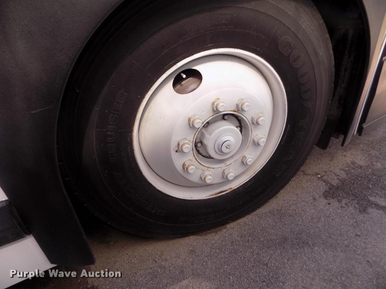 image for item DA3023 1995 MCI 102-D3 coach bus