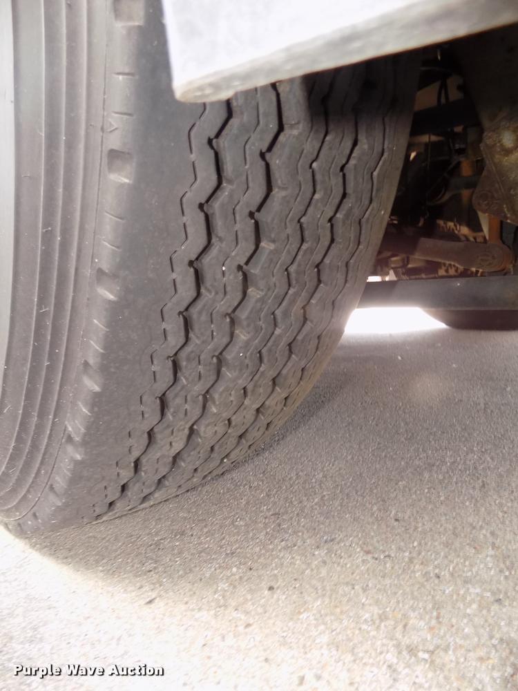 image for item DA3023 1995 MCI 102-D3 coach bus