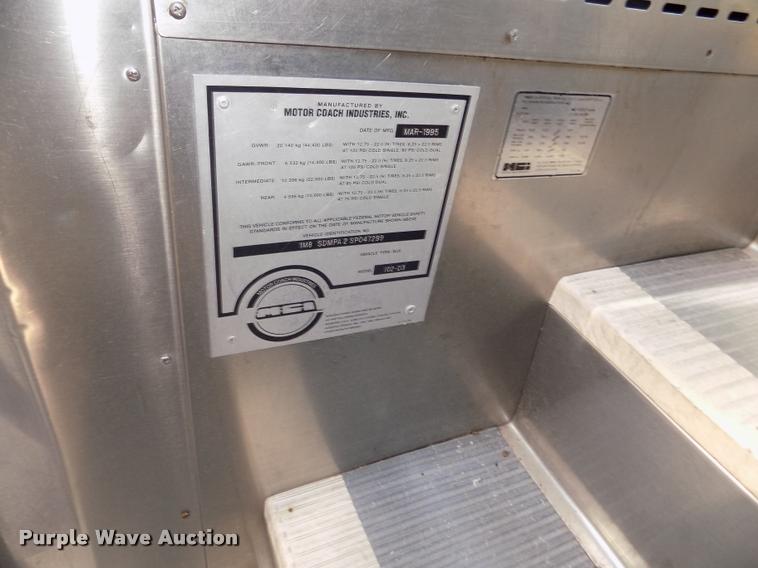 image for item DA3023 1995 MCI 102-D3 coach bus