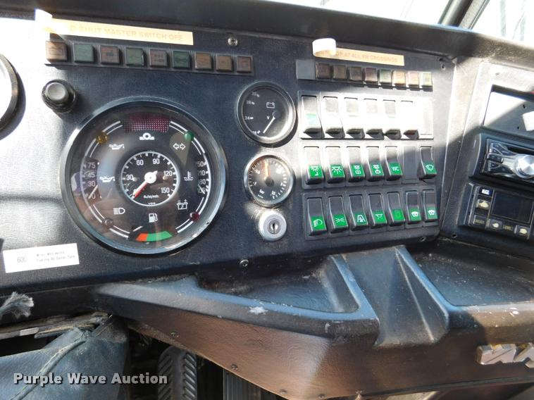 image for item DA3024 1998 Van Hool T940 coach bus