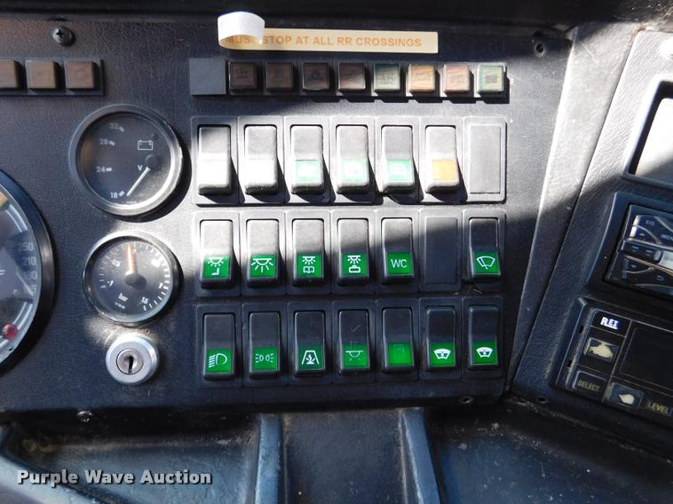 image for item DA3024 1998 Van Hool T940 coach bus