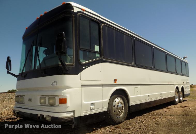 image for item DA3025 2000 Blue Bird LTC40 coach bus