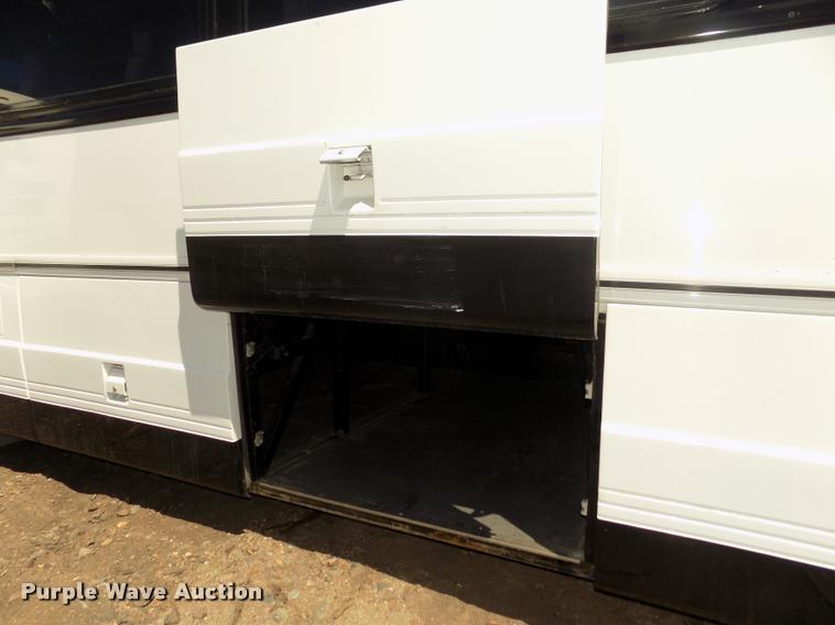 image for item DA3025 2000 Blue Bird LTC40 coach bus