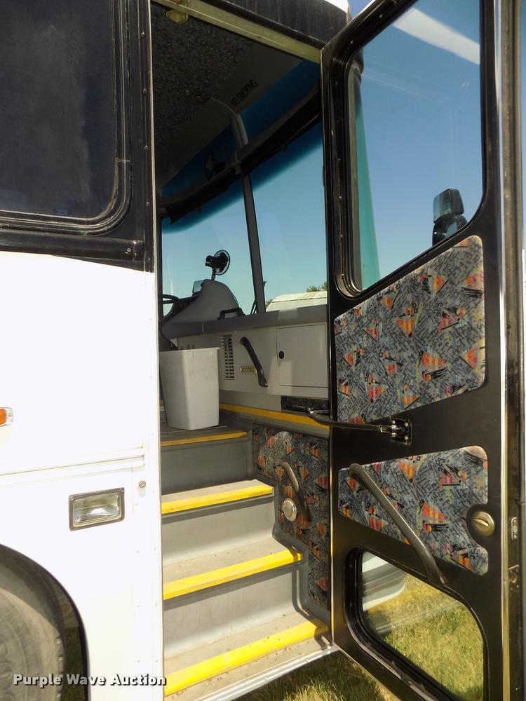 image for item DA3026 2000 Blue Bird LTC40 bus