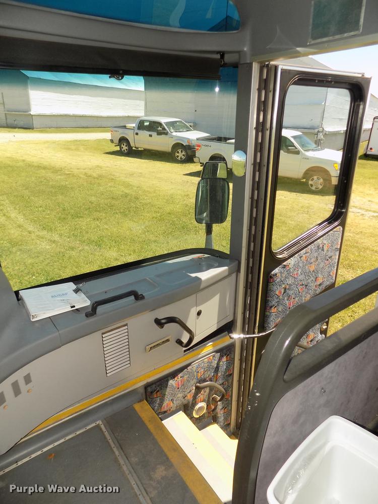 image for item DA3026 2000 Blue Bird LTC40 bus