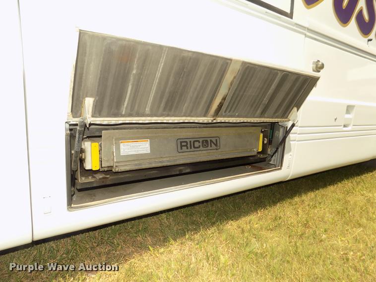 image for item DA3026 2000 Blue Bird LTC40 bus