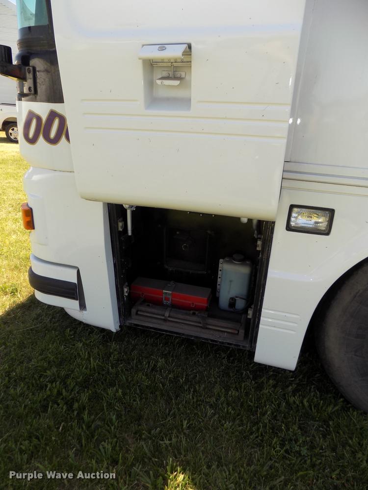 image for item DA3026 2000 Blue Bird LTC40 bus