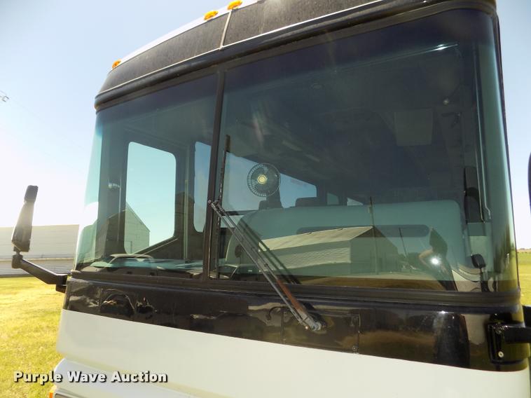 image for item DA3026 2000 Blue Bird LTC40 bus