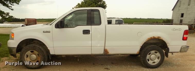 image for item DA3033 2004 Ford F150 XLT pickup truck