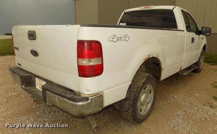 image for item DA3033 2004 Ford F150 XLT pickup truck